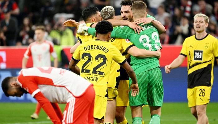Almanya'da 10 yıl sonra ilk kez!  Dortmund, Almanya Bundesliga'da Bayern'i 2-0 yenerek şanssızlığını kırdı