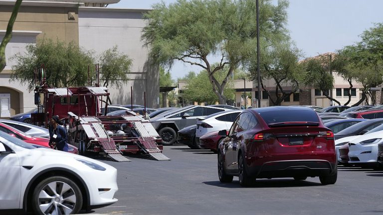 Tesla, Çin'deki 1,68 milyon aracını geri çağırıyor