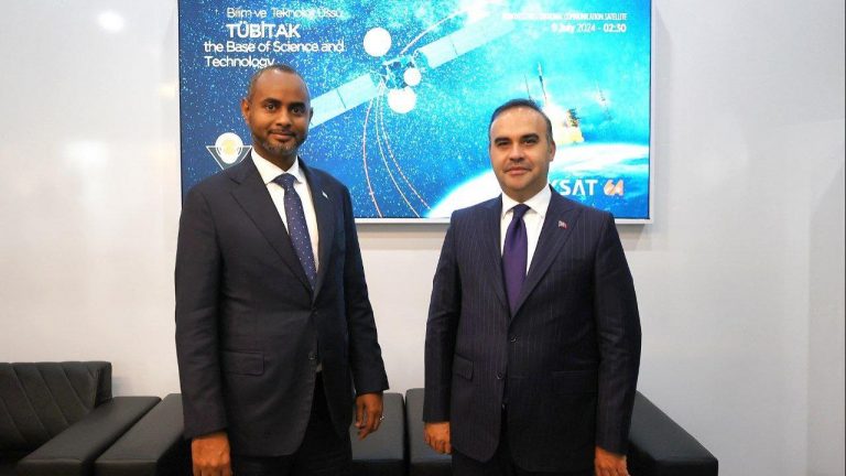 Bakan Kacır’ın SAHA EXPO’da sanayi ve teknoloji diplomasisi