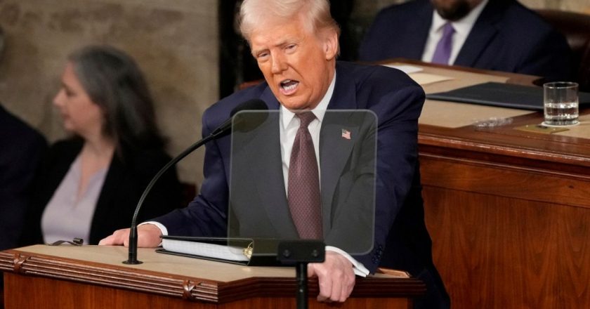 Trump, İran’a “nükleer müzakere” için bir mektup gönderdiğini söyledi.