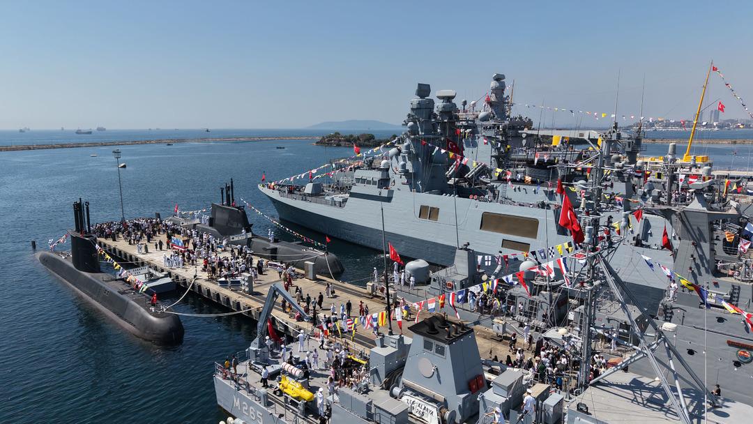         Teknofest Blue Vatan ayrıca SAS Commandos 3'ten nefes kesen bir gösteri satıyor
