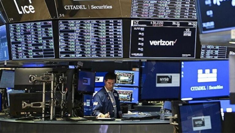 New York borsası karışık seyirle açıldı