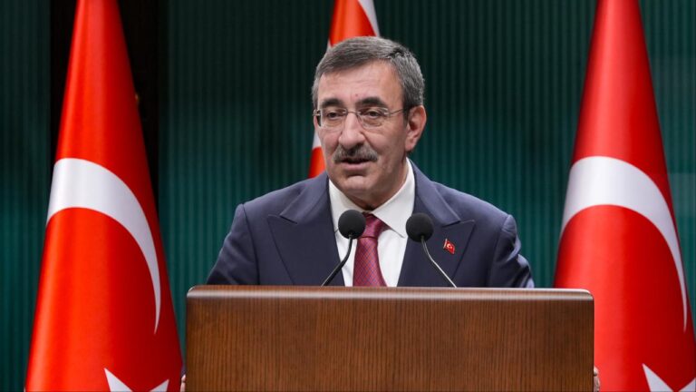 Cevdet Yılmaz: Cumhurbaşkanı Erdoğan milletin adamı olarak gönüllerde yer etmiştir