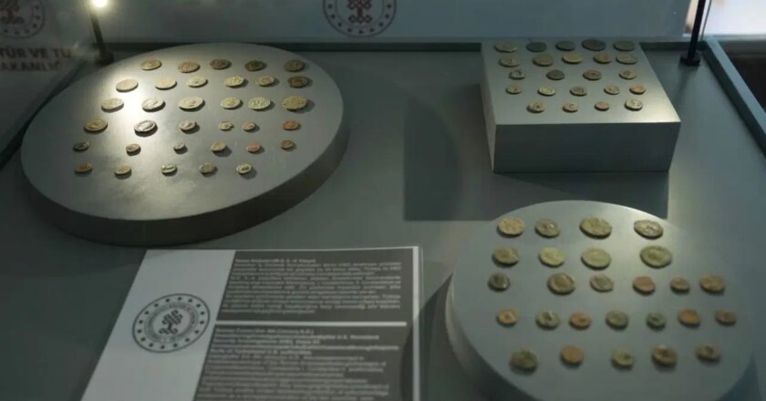 Roma dönemine ait 83 sikke Türkiye’ye iade edildi – Son Dakika Türkiye Haberleri