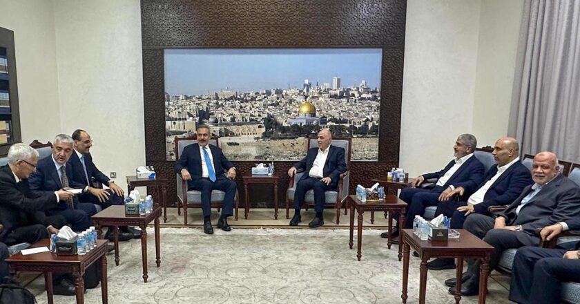 Fidan ve Kalın, Doha’da Hamas yetkilileriyle görüştü