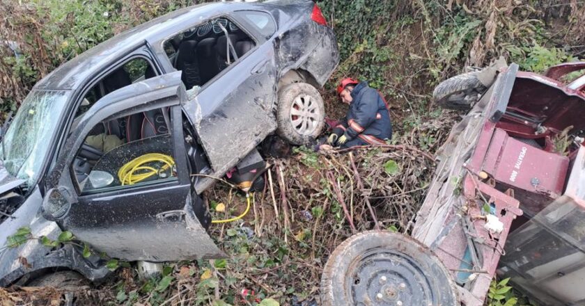 Otomobilin çarptığı 3 tekerlekli motosikletin sürücüsü ve yolcusu hayatını kaybetti