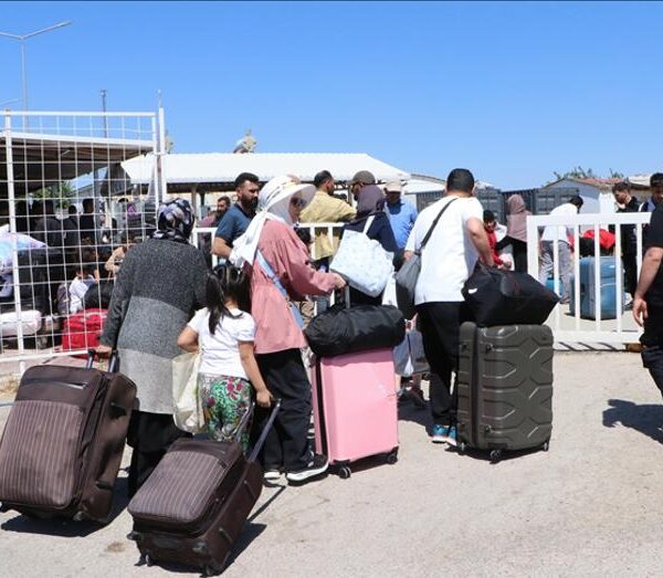 Bakan Yerlikaya: 578 Bin Suriyeli, 8 Aralık 2024’ten Bu Yana Gönüllü Olarak Ülkesine Döndü