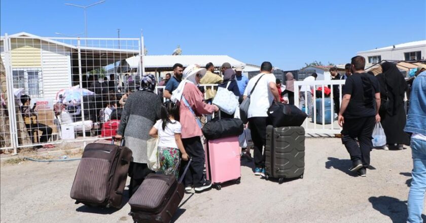 Bakan Yerlikaya: 578 Bin Suriyeli, 8 Aralık 2024’ten Bu Yana Gönüllü Olarak Ülkesine Döndü