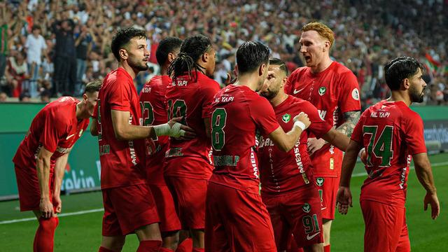 Amedspor’dan Başakşehir’e gol yağmuru!